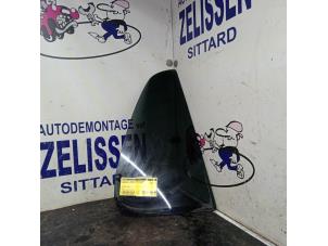 Gebruikte Extra Ruit 4Deurs rechts-achter Mercedes ML I (163) 270 2.7 CDI 20V Prijs € 42,00 Margeregeling aangeboden door Zelissen V.O.F. autodemontage