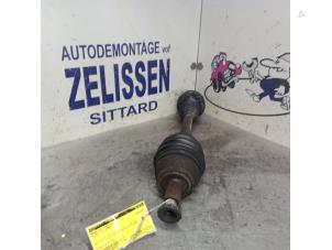 Gebruikte Steekas links-voor Volkswagen Polo IV (9N1/2/3) 1.4 TDI 70 Prijs € 42,00 Margeregeling aangeboden door Zelissen V.O.F. autodemontage