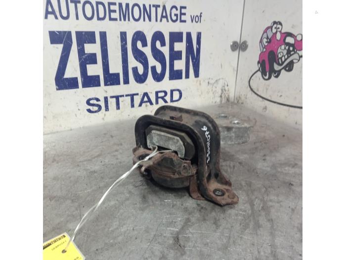 Gebruikte Motorrubber Toyota Yaris (P1) 1.0 16V VVT-i Prijs € 21,00 Margeregeling aangeboden door Zelissen V.O.F. autodemontage