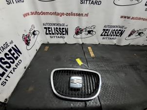 Gebruikte Grille Seat Toledo (5P2) 1.6 Prijs € 31,50 Margeregeling aangeboden door Zelissen V.O.F. autodemontage
