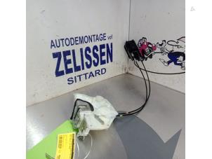 Gebruikte Deurslot Mechaniek 4Deurs links-voor Opel Agila (B) 1.2 16V Prijs € 31,50 Margeregeling aangeboden door Zelissen V.O.F. autodemontage