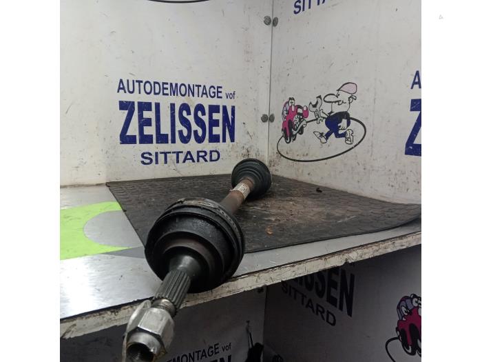 Gebruikte Steekas rechts-voor Peugeot 208 I (CA/CC/CK/CL) 1.2 12V e-THP PureTech 110 Prijs € 99,75 Margeregeling aangeboden door Zelissen V.O.F. autodemontage