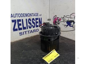 Gebruikte Blower Peugeot 208 I (CA/CC/CK/CL) 1.2 12V e-THP PureTech 110 Prijs € 52,50 Margeregeling aangeboden door Zelissen V.O.F. autodemontage