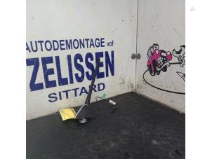 Gebruikte Antenne Volkswagen Up! (121) 1.0 12V 75 Prijs € 42,00 Margeregeling aangeboden door Zelissen V.O.F. autodemontage