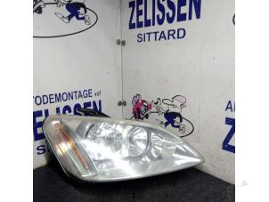 Gebruikte Koplamp rechts Ford Focus C-Max 1.8 16V Prijs € 42,00 Margeregeling aangeboden door Zelissen V.O.F. autodemontage