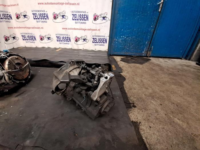 Gebruikte Versnellingsbak Volkswagen Golf V (1K1) 2.0 FSI 16V Prijs € 341,25 Margeregeling aangeboden door Zelissen V.O.F. autodemontage