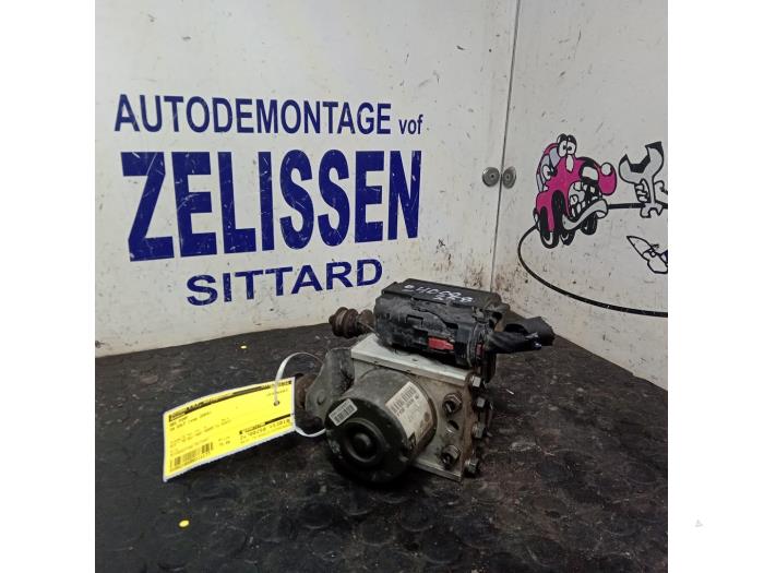 Gebruikte ABS Pomp Volkswagen Golf V (1K1) 2.0 FSI 16V Prijs € 78,75 Margeregeling aangeboden door Zelissen V.O.F. autodemontage