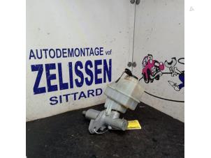 Gebruikte Hoofdremcilinder BMW X3 (E83) 2.0d 16V Prijs € 36,75 Margeregeling aangeboden door Zelissen V.O.F. autodemontage
