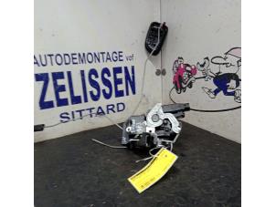Gebruikte Portierslot Mechaniek 4Deurs links-voor Kia Picanto (BA) 1.0 12V Prijs € 52,50 Margeregeling aangeboden door Zelissen V.O.F. autodemontage