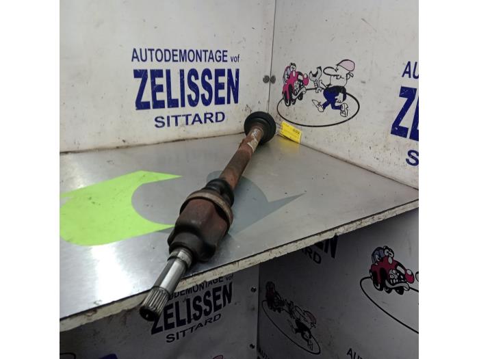 Aandrijfas rechts-voor van een Peugeot 207/207+ (WA/WC/WM) 1.4 2008