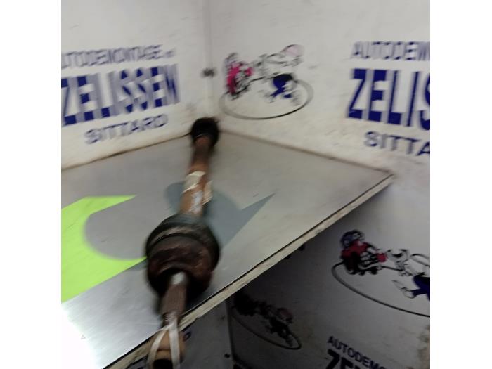 Aandrijfas rechts-voor van een Peugeot 207/207+ (WA/WC/WM) 1.4 2008