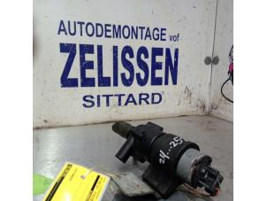 Gebruikte Waterpomp Mercedes CLK (C208) 2.0 200 16V Prijs € 26,25 Margeregeling aangeboden door Zelissen V.O.F. autodemontage