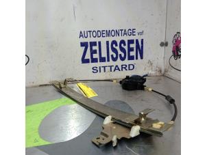Gebruikte Ruitmechaniek 4Deurs links-voor Opel Frontera (6B) 2.2i 16V Prijs op aanvraag aangeboden door Zelissen V.O.F. autodemontage