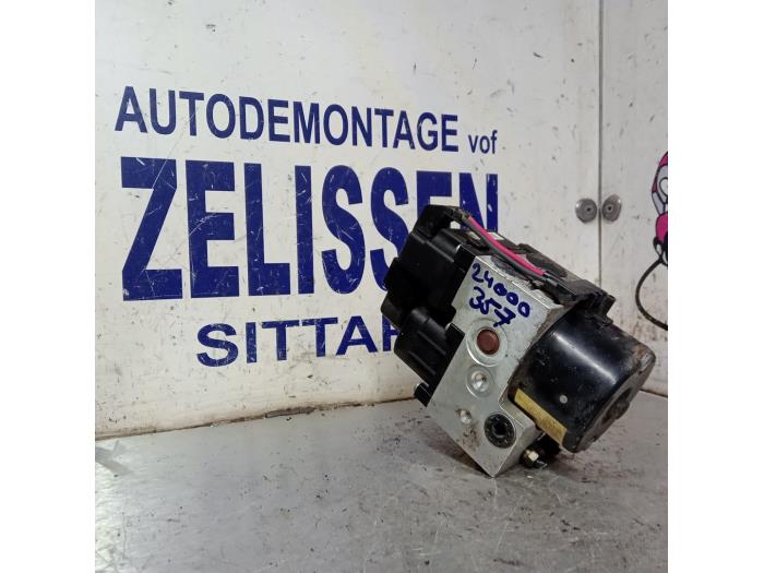 Gebruikte ABS Pomp Honda Civic (EP/EU) 1.4 16V Prijs € 194,25 Margeregeling aangeboden door Zelissen V.O.F. autodemontage