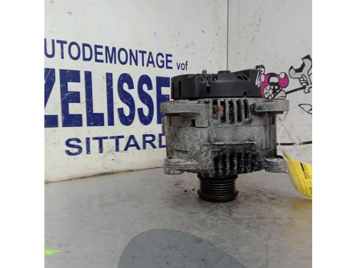 Gebruikte Dynamo Audi A6 Avant (C6) 2.0 TDI 16V Prijs € 204,75 Margeregeling aangeboden door Zelissen V.O.F. autodemontage