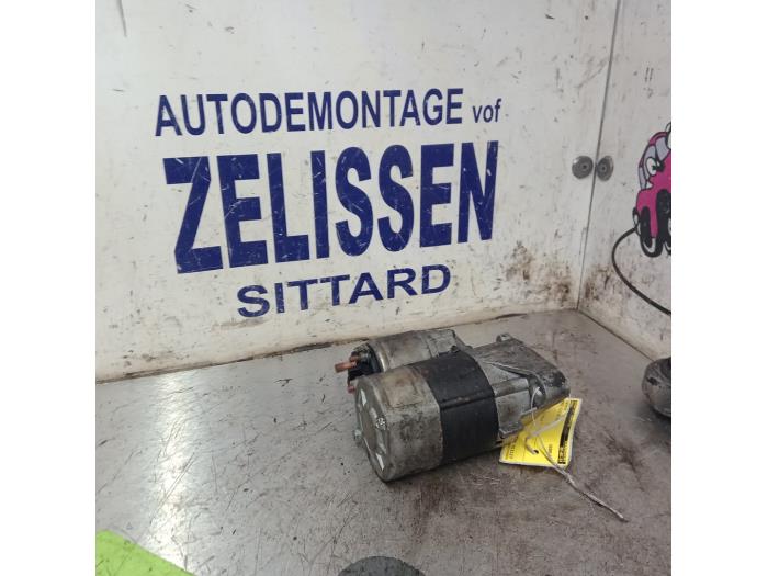 Startmotor van een Renault Clio II (BB/CB) 1.2 16V 2002