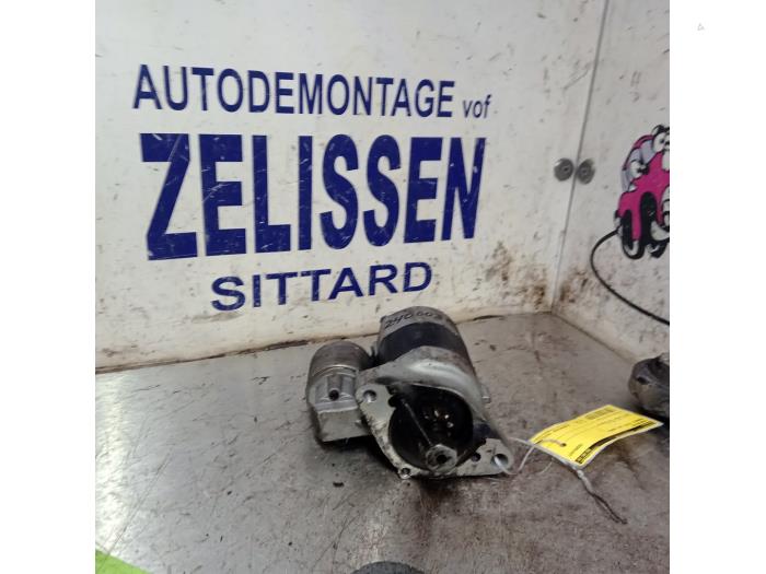 Startmotor van een Renault Clio II (BB/CB) 1.2 16V 2002