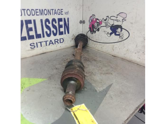Gebruikte Aandrijfas links-achter BMW 1 serie (E87/87N) 118i 16V Prijs € 42,00 Margeregeling aangeboden door Zelissen V.O.F. autodemontage