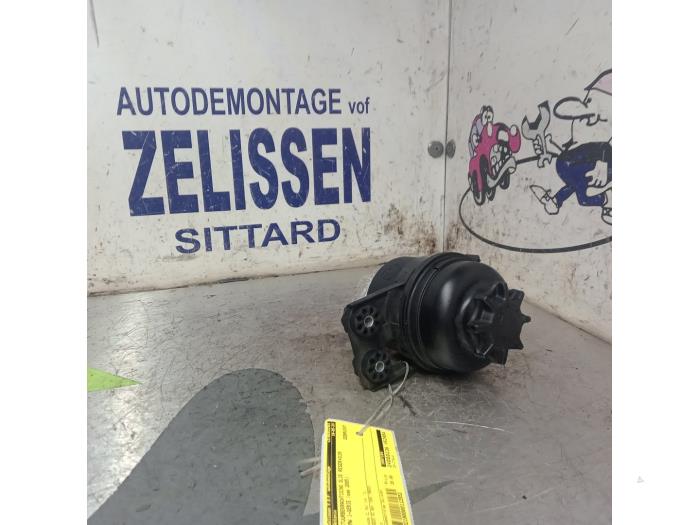 Gebruikte Servo Oliereservoir BMW 1 serie (E87/87N) 118i 16V Prijs € 21,00 Margeregeling aangeboden door Zelissen V.O.F. autodemontage