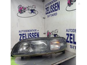 Gebruikte Koplamp links Volvo V70 (SW) 2.4 D5 20V Prijs € 68,25 Margeregeling aangeboden door Zelissen V.O.F. autodemontage
