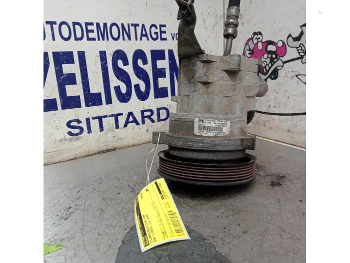 Gebruikte Pomp Servo BMW 7 serie (E65/E66/E67) 730d 24V Prijs € 152,25 Margeregeling aangeboden door Zelissen V.O.F. autodemontage