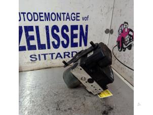 Gebruikte ABS Pomp BMW 7 serie (E65/E66/E67) 730d 24V Prijs € 236,25 Margeregeling aangeboden door Zelissen V.O.F. autodemontage