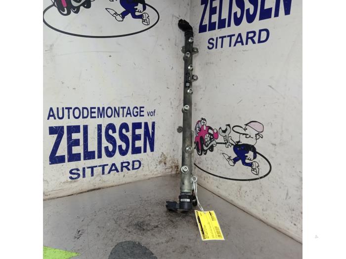 Gebruikte Galerij (Injectie) BMW 7 serie (E65/E66/E67) 730d 24V Prijs op aanvraag aangeboden door Zelissen V.O.F. autodemontage