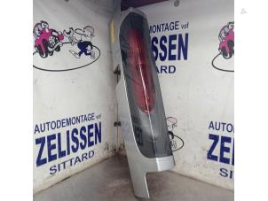 Gebruikte Achterlicht rechts Nissan Primastar 2.5 dCi 140 16V Prijs € 47,25 Margeregeling aangeboden door Zelissen V.O.F. autodemontage