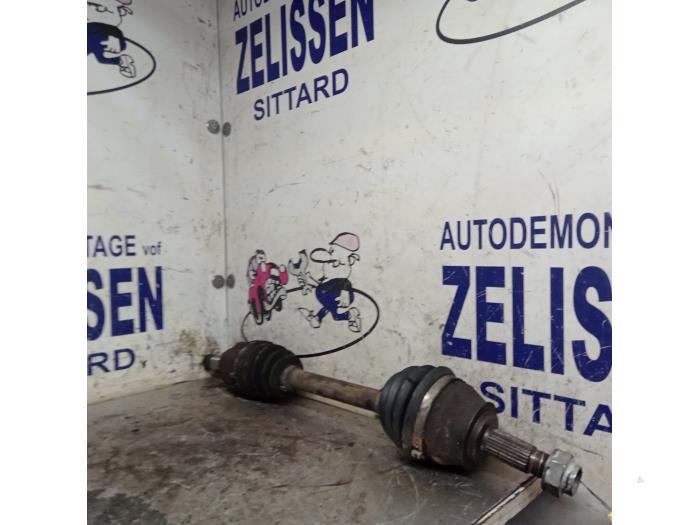 Gebruikte Aandrijfas links-voor Alfa Romeo MiTo (955) 1.3 JTDm 16V Eco Prijs € 63,00 Margeregeling aangeboden door Zelissen V.O.F. autodemontage