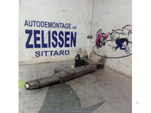 Gebruikte Handremhendel Audi A4 Cabriolet (B6) 3.0 V6 30V Quattro Prijs € 31,50 Margeregeling aangeboden door Zelissen V.O.F. autodemontage