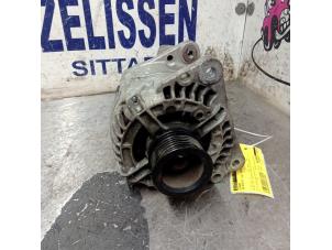 Gebruikte Dynamo Volkswagen New Beetle (9C1/9G1) 1.6 Prijs € 42,00 Margeregeling aangeboden door Zelissen V.O.F. autodemontage