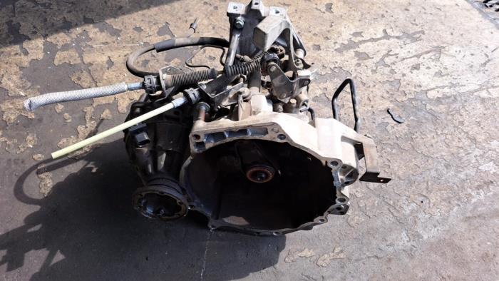 Gebruikte Versnellingsbak Volkswagen New Beetle (9C1/9G1) 1.6 Prijs € 262,50 Margeregeling aangeboden door Zelissen V.O.F. autodemontage