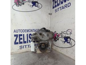 Gebruikte Motorsteun Renault Trafic New (FL) 1.9 dCi 82 16V Prijs € 52,50 Margeregeling aangeboden door Zelissen V.O.F. autodemontage