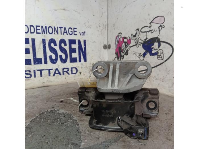 Gebruikte Motorrubber Opel Corsa E 1.4 16V Prijs € 26,25 Margeregeling aangeboden door Zelissen V.O.F. autodemontage