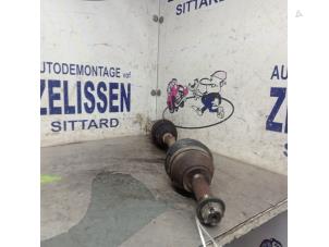 Gebruikte Aandrijfas links-voor Ford Transit Connect 1.8 TDCi 75 Prijs € 141,75 Margeregeling aangeboden door Zelissen V.O.F. autodemontage