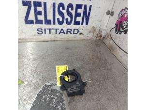 Gebruikte Airbagring Renault Clio IV Estate/Grandtour (7R) 1.5 Energy dCi 90 FAP Prijs € 42,00 Margeregeling aangeboden door Zelissen V.O.F. autodemontage