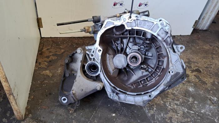 Versnellingsbak van een Chevrolet Aveo (300) 1.3 D 16V 2012