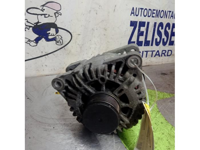 Gebruikte Dynamo Peugeot 206 (2A/C/H/J/S) 1.4 XR,XS,XT,Gentry Prijs € 31,50 Margeregeling aangeboden door Zelissen V.O.F. autodemontage