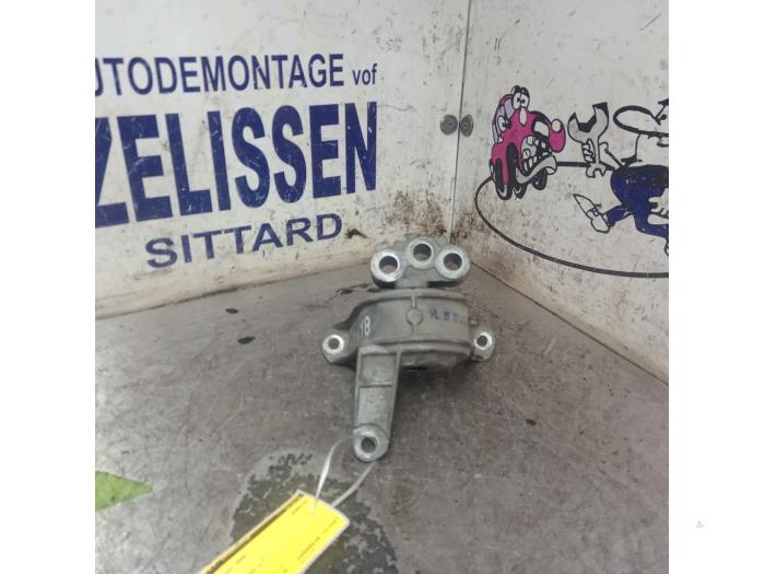 Gebruikte Motorsteun Opel Astra G (F08/48) 1.6 Prijs € 31,50 Margeregeling aangeboden door Zelissen V.O.F. autodemontage