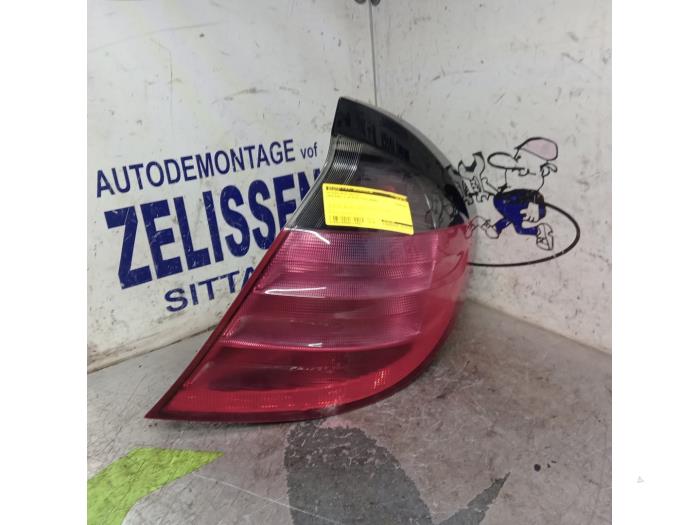 Gebruikte Achterlicht rechts Mercedes C Sportcoupé (C203) 2.0 C-200K 16V Prijs € 31,50 Margeregeling aangeboden door Zelissen V.O.F. autodemontage