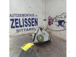 Gebruikte Hoofdremcilinder Mercedes C Sportcoupé (C203) 2.0 C-200K 16V Prijs € 31,50 Margeregeling aangeboden door Zelissen V.O.F. autodemontage