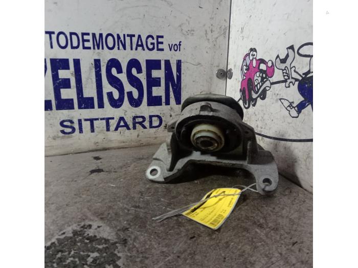 Gebruikte Motorsteun Fiat Bravo (198A) 1.4 16V Prijs € 31,50 Margeregeling aangeboden door Zelissen V.O.F. autodemontage