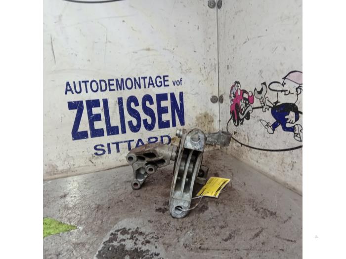 Gebruikte Motorsteun Fiat Bravo (198A) 1.4 16V Prijs € 31,50 Margeregeling aangeboden door Zelissen V.O.F. autodemontage