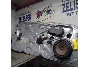 Gebruikte Ruitmechaniek 2Deurs links-voor Fiat Stilo (192A/B) 2.4 20V Abarth 3-Drs. Prijs € 42,00 Margeregeling aangeboden door Zelissen V.O.F. autodemontage