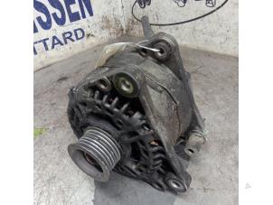 Gebruikte Alternator Volkswagen Touran (1T1/T2) 1.6 FSI 16V Prijs € 36,75 Margeregeling aangeboden door Zelissen V.O.F. autodemontage