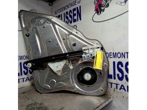 Gebruikte Ruitmechaniek 4Deurs links-achter Mercedes E Estate (S212) E-200 CDI 16V BlueEfficiency,BlueTEC Prijs € 63,00 Margeregeling aangeboden door Zelissen V.O.F. autodemontage