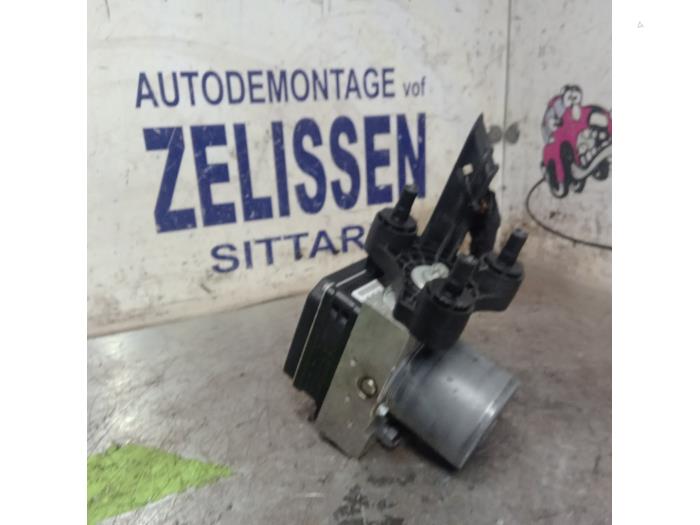 Gebruikte ABS Pomp Mercedes E Estate (S212) E-200 CDI 16V BlueEfficiency,BlueTEC Prijs € 173,25 Margeregeling aangeboden door Zelissen V.O.F. autodemontage