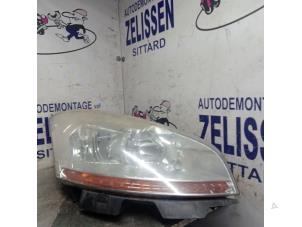 Gebruikte Koplamp rechts Citroen C4 Grand Picasso (UA) 2.0 16V Autom. Prijs € 84,00 Margeregeling aangeboden door Zelissen V.O.F. autodemontage