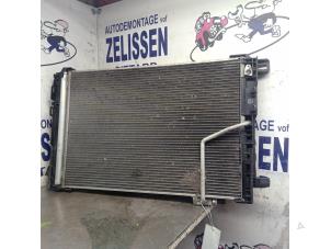 Gebruikte Radiateur Mercedes E Estate (S212) E-200 CDI 16V BlueEfficiency,BlueTEC Prijs € 120,75 Margeregeling aangeboden door Zelissen V.O.F. autodemontage
