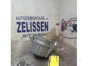 Gebruikte Motorrubber Mercedes E Estate (S212) E-200 CDI 16V BlueEfficiency,BlueTEC Prijs € 36,75 Margeregeling aangeboden door Zelissen V.O.F. autodemontage